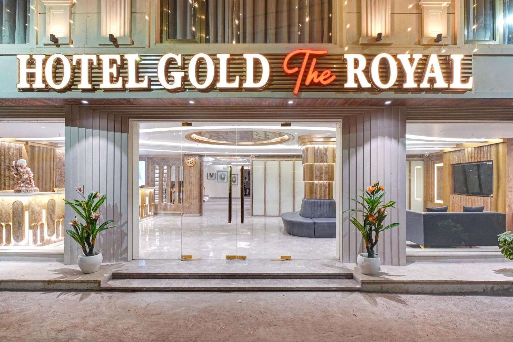 Newly Built Gold The Royal With Rooftop Restaurant - 2Mins Walk From New Delhi Rail Station & 5Mins From Connaught Place Buitenkant foto