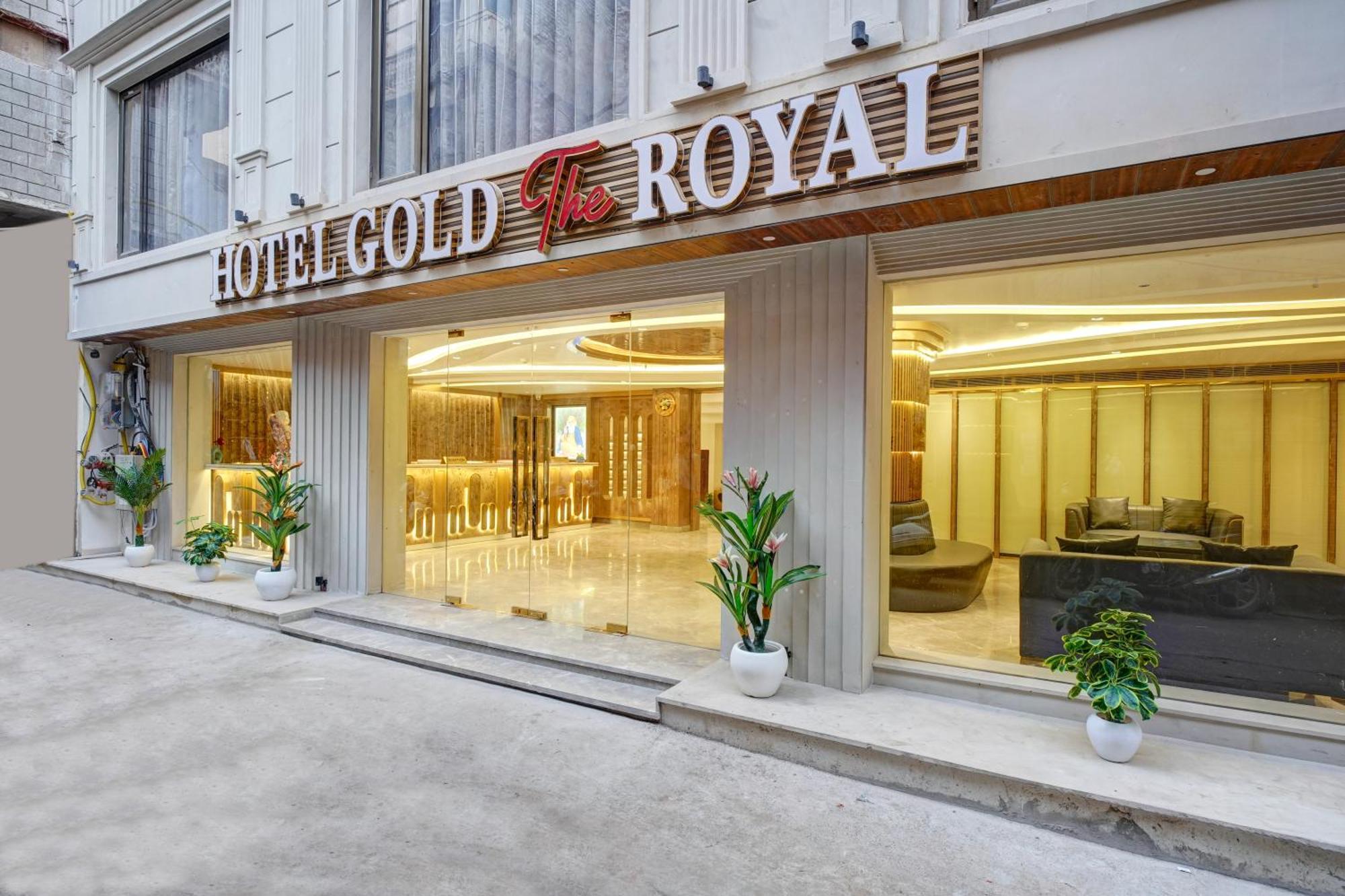 Newly Built Gold The Royal With Rooftop Restaurant - 2Mins Walk From New Delhi Rail Station & 5Mins From Connaught Place Buitenkant foto